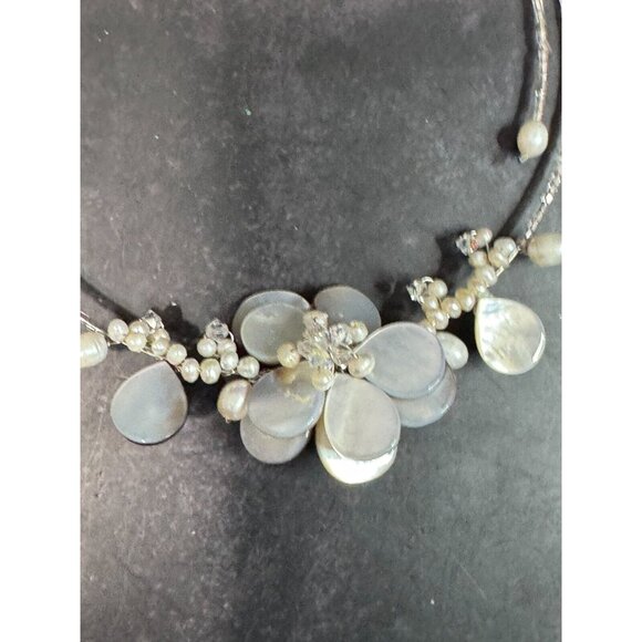 Gray Mother of Pearl Flower Freshwater Pearl Glass Beaded Flexable Strand - Picture 7 of 7